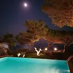 Les Glycines Apartment *